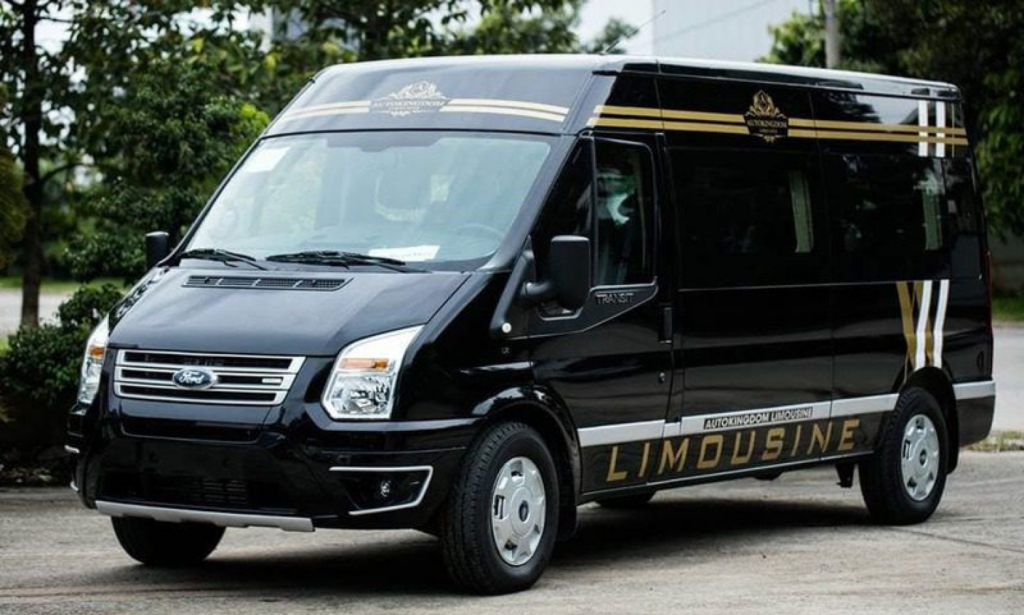 Cho thuê xe limousine 9 chỗ