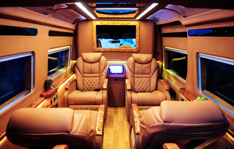 Thuê xe limousine doanh nghiệp